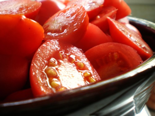 Tomato Halves in bowl FAV