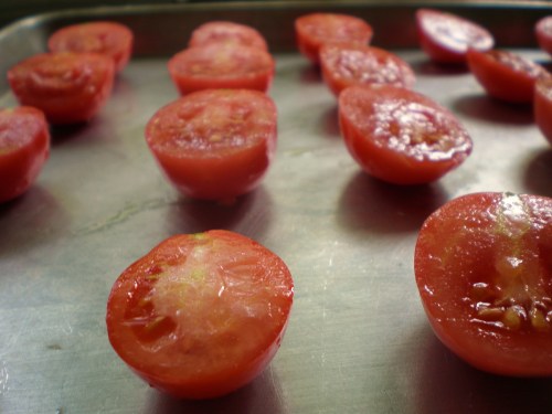 Tomato Halves on Tray FAV2